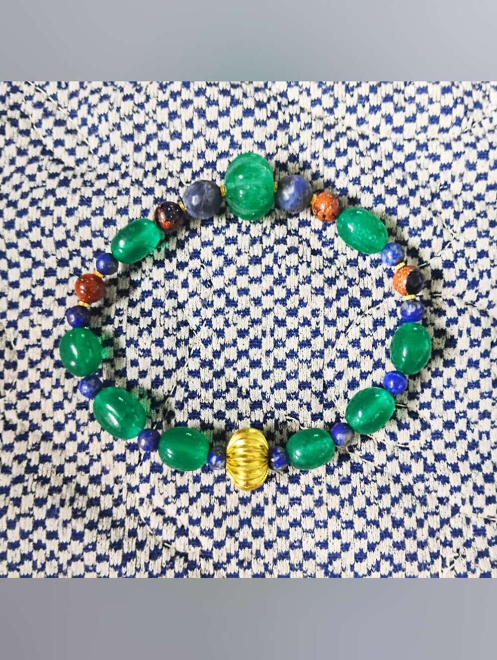 'Thinking Green' Emerald Stretch Bracelet - Picture 5 of 5